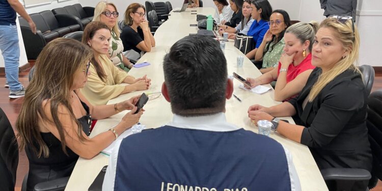 Leonardo Dias reúne Prefeitura de Maceió e Governo de Alagoas para discutir soluções para transferências nas UPAs