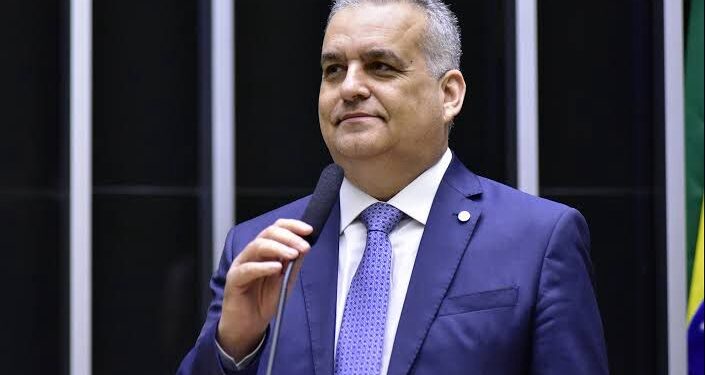 Bolsonarista alagoano, deputado pode ajudar a livrar Bolsonaro