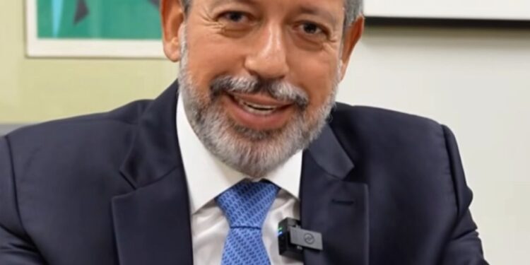 Arthur Lira muda estratégia nas redes e mira Senado em 2026