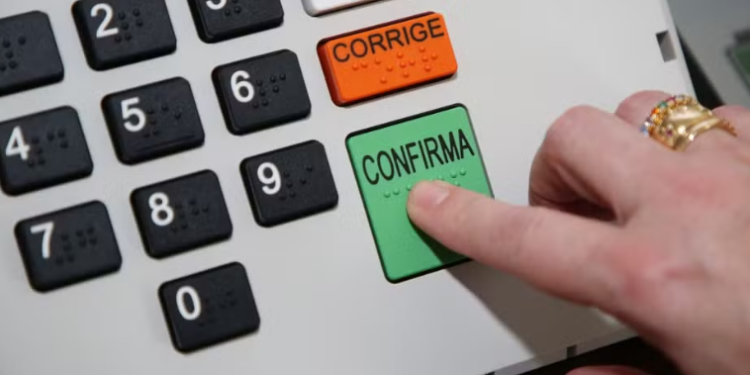 CCJ do Senado aprova fim da reeleição para presidente, prefeitos e governadores