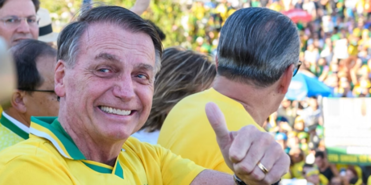Bolsonaro reposta vídeo em que diz ser candidato em 2026