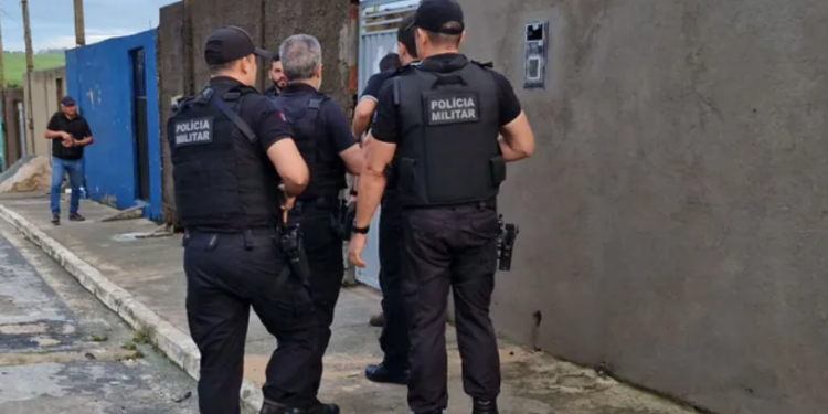 Operação cumpre 62 mandados contra integrantes do Comando Vermelho em AL