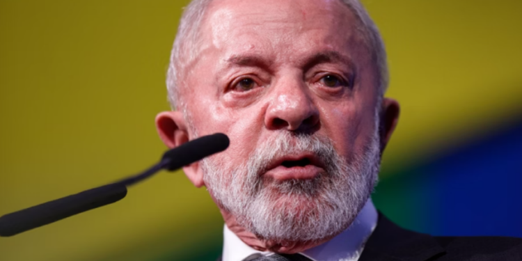Governo Lula é desaprovado por 54% dos brasileiros, aponta pesquisa Pulso Brasil