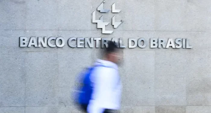 Copom eleva juros básicos da economia para 14,75% ao ano, maior patamar desde 2006