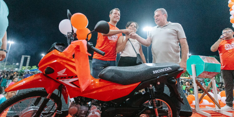 Remi Filho homenageia mães muricienses com sorteio de prêmios