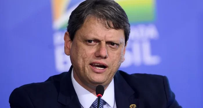 Tarcísio critica governo Lula e promete frente unificada de centro e direita para 2026