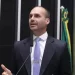 PT acusa Eduardo Bolsonaro de “covardia” e crime contra o Estado brasileiro