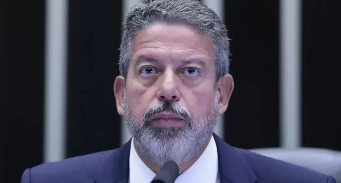 Arthur Lira condiciona aprovação da ampliação da isenção do IR à compensação a estados e municípios