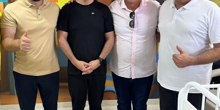 Prefeito Higor Freitas participa de inauguração da reforma do Hospital Dagoberto Omena, em Murici