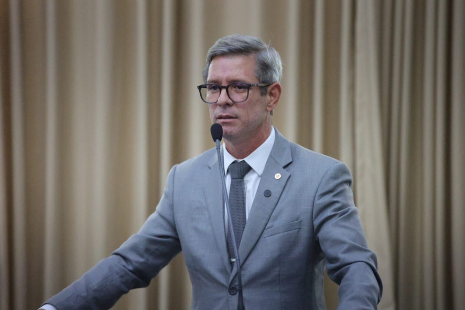 “Nenhuma cidade alagoana tem esse efetivo”: Cabo Bebeto critica uso de 40 PMs contra ato da Polícia Civil