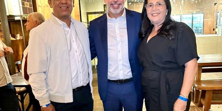 Edilza Alves viaja a Brasília em busca de recursos para o Lagoa da Canoa e é recepcionada por Arthur Lira