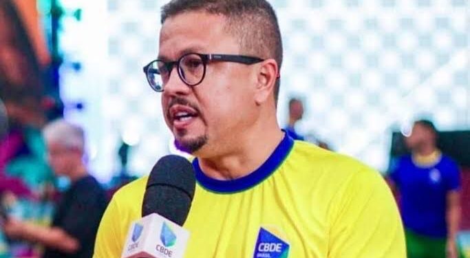 Charles Hebert negocia com Camelo para assumir mandato na Câmara de Maceió