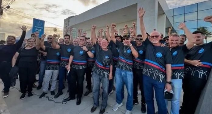 Após manifestação na porta da PGE, nove policiais civis de Maceió são afastados pelo Conselho de Segurança Pública