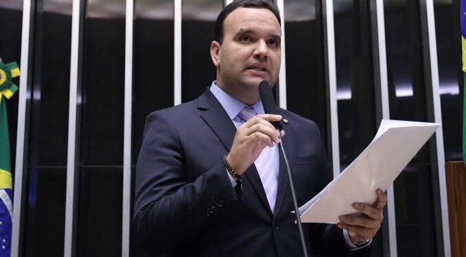 Um novo cenário para Luciano Amaral