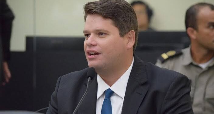 Davi Davino Filho é contra federação MDB-Republicanos: “divergentes”