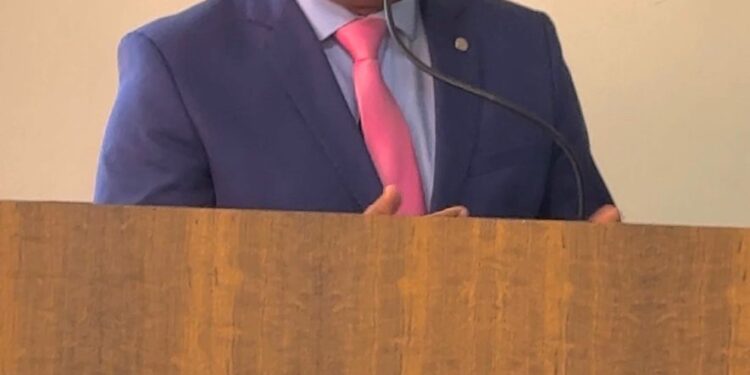 Vereador César Felizardo critica empréstimo milionário proposto com urgência em Jequiá da Praia