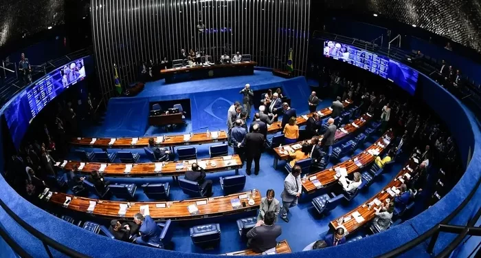 Senado adia para a próxima semana votação que aumenta número de deputados federais