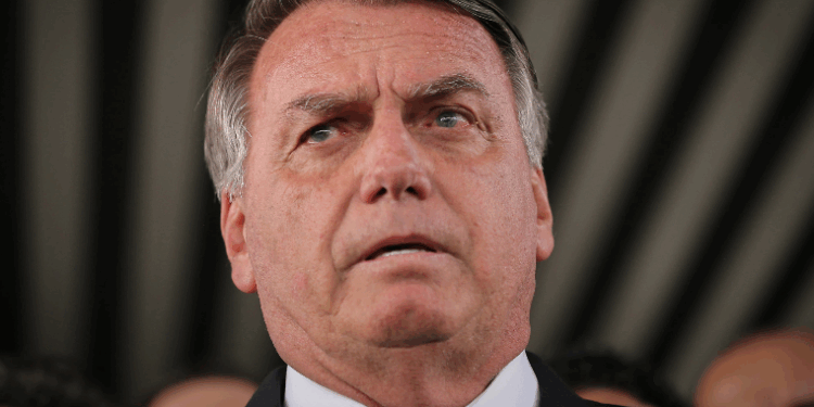 Jair Bolsonaro depõe à PF sobre ajuda ao filho Eduardo nos EUA