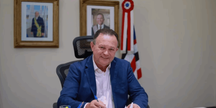 Maranhão usa R$ 13 milhões da educação para pagar empreiteira ligada à família do governador