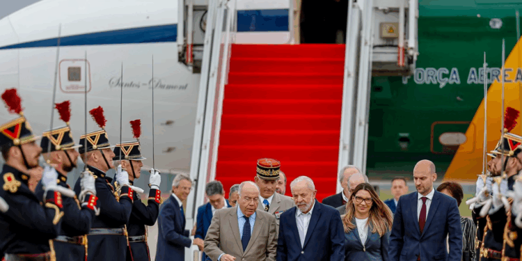 Viagens internacionais de Lula no terceiro mandato já custaram mais de R$ 50 milhões