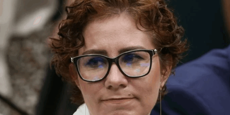 Embaixador diz que Zambelli pode ser presa “a qualquer momento” na Itália