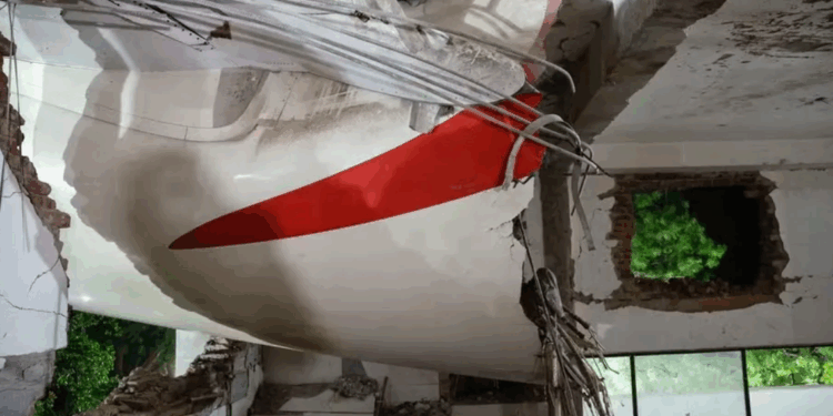 Caixa-preta de avião da Air India é encontrada