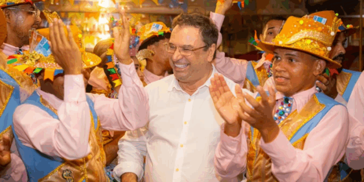 Luciano Barbosa destaca participação na abertura dos arraiás comunitários