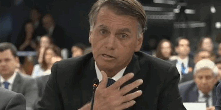 Após ser indiciado pela PF, Bolsonaro diz ser “o mais perseguido” do Brasil em evento público