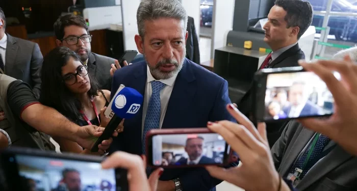 Lira mantém influência em Brasília, mas enfrenta impasses políticos em AL