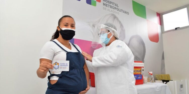 Grávidas em Alagoas: vacinação protege mães e bebês desde a gestação