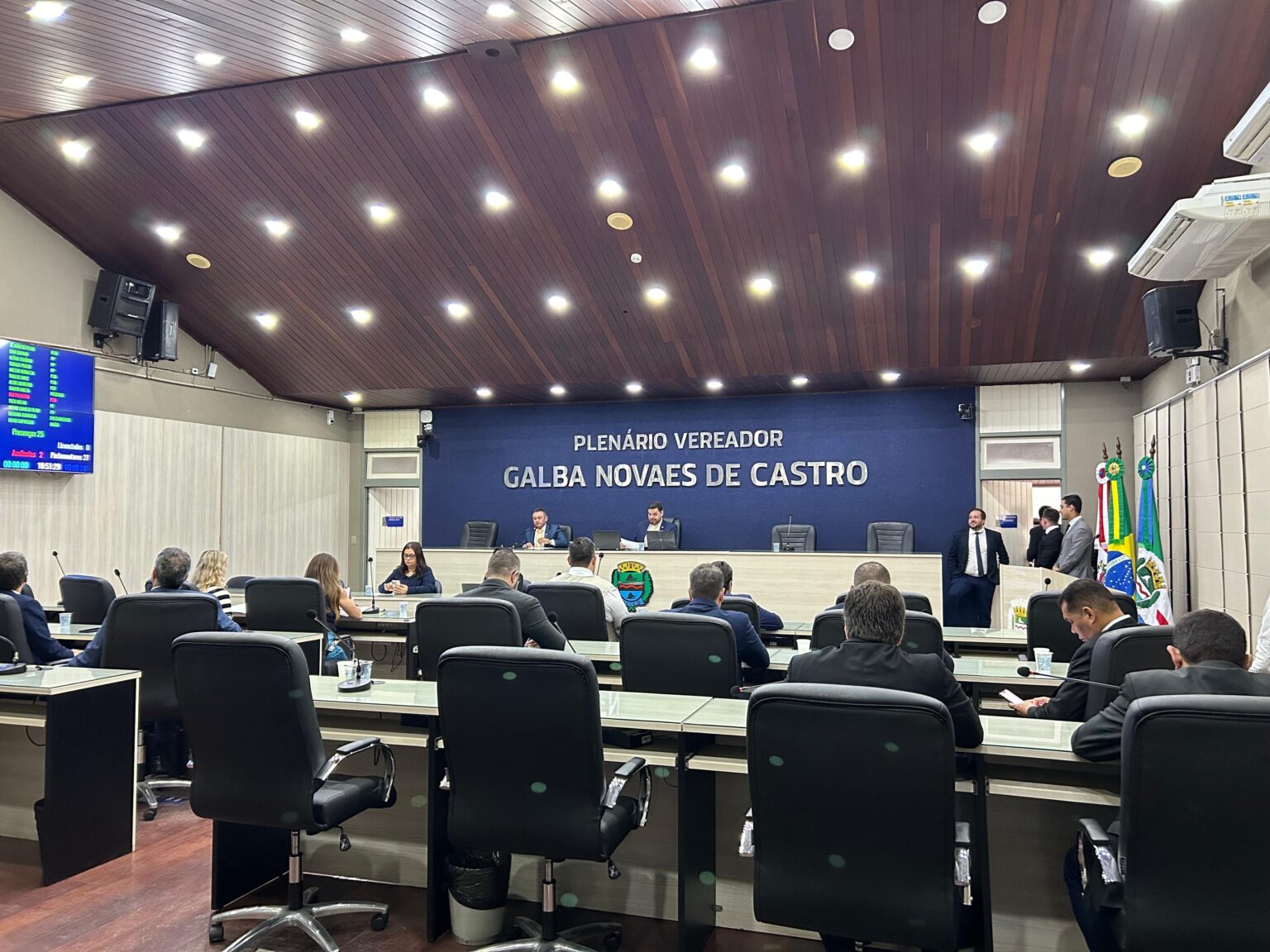 Vereadores aprovam alteração na Lei Orgânica para adequação das emendas