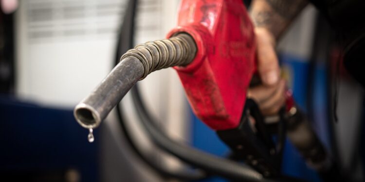 Com mais etanol na gasolina, preço pode diminuir até R$ 0,11 por litro