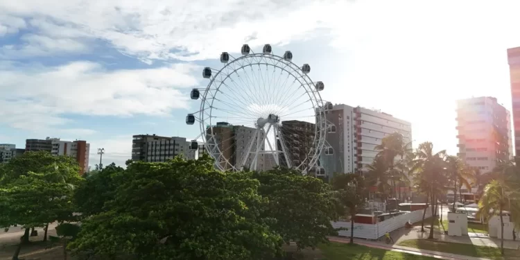 Descubra o que falta para a roda-gigante da Pajuçara começar a girar