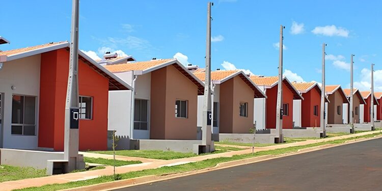 Prefeito Jorge Dantas anuncia construção de 100 casas populares para famílias de Pão de Açúcar