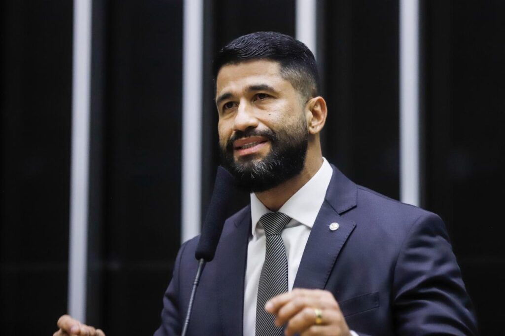 Deputado Fabio Costa denuncia avanço do Comando Vermelho em São Miguel dos Milagres