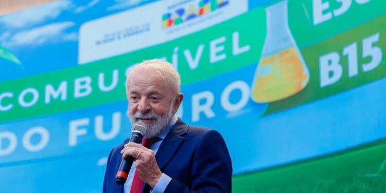 Governo aprova aumento da mistura de biocombustíveis: gasolina terá 30% de etanol e diesel contará com 15% de biodiesel