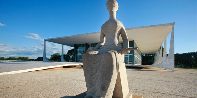 Datafolha: mais de 56% da população diz ter vergonha de Congresso, STF e Lula