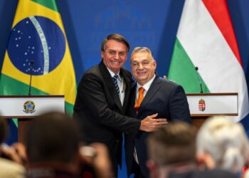 Primeiro-ministro da Hungria apoia Bolsonaro:  “Continue lutando”