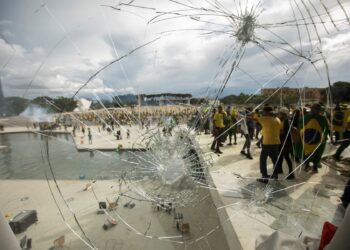 Após quase mil descumprimentos no uso da tornozeleira, idosas têm prisão decretada por Moraes