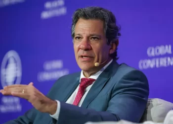 Haddad afirma que diálogo entre Brasil e EUA deve evitar “viralatismo”