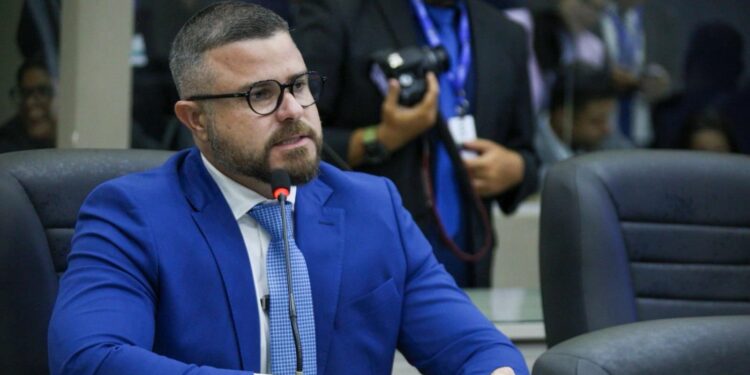 Thiago Prado deve seguir o exemplo de seu colega da PC que passou pouco tempo na Câmara