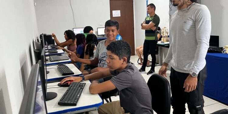 Assistência Social de Santana do Mundaú oferta oficina de informática para jovens do CRAS