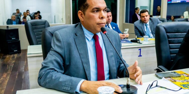 Vereador Thales Diniz solicita nova Unidade de Saúde para o Clima Bom 2 e defende ampliação da cobertura em todo o bairro