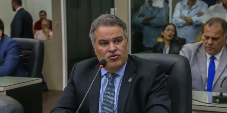 “Eu me sinto muito tranquilo em poder participar dessa aprovação aqui na Câmara.”, disse Samyr Malta em relação aos empréstimos e a LDO