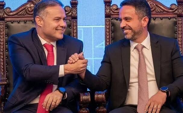 “Olha quem tá comigo aqui”: Renan Filho e Paulo Dantas trocam afagos