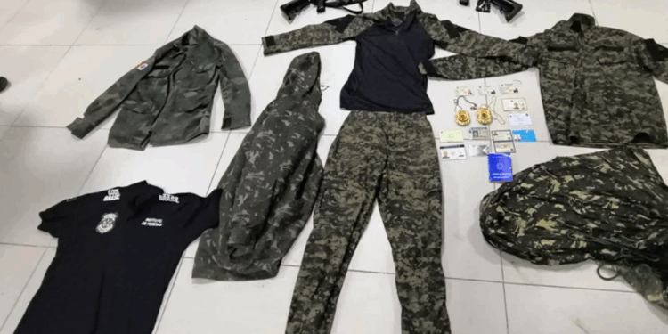 Homem ameaça ex-esposa, luta com policiais e foge após apresentar documentos falsos em Água Branca