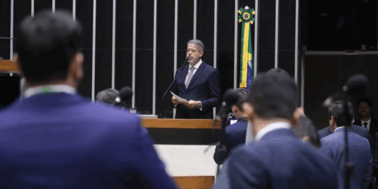 Comissão do Imposto de Renda debate parecer do deputado Arthur Lira