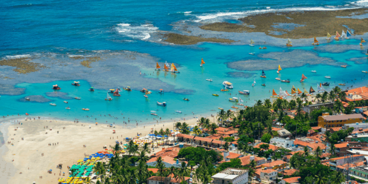 Facções dominam paraísos turísticos do Nordeste e lucram com o tráfico; saiba como funciona