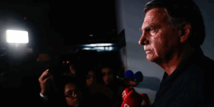 Bolsonaro e 6 réus terão 15 dias para apresentar suas conclusões