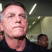 Bolsonaro afirma ser alvo de perseguição: “Querem me destruir por completo”